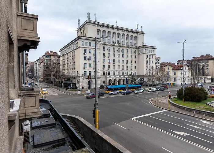 National Stadium 1Br By Bh